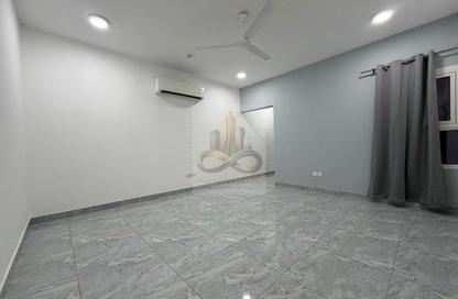 Apartment - 2 - 2 for rent in Gudaibiya - Manama - Capital Governorate