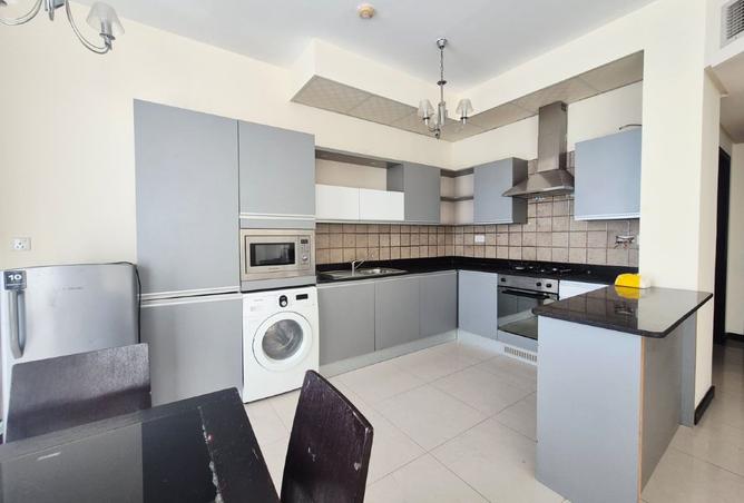 988394 - Property Image 2