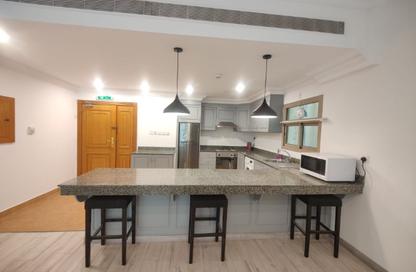 Apartment - 2 Bedrooms - 2 Bathrooms for rent in Sanabis - Manama - Capital Governorate Apartment - 2 Bedrooms - 2 Bathrooms for rent in Sanabis - Manama - Capital Governorate