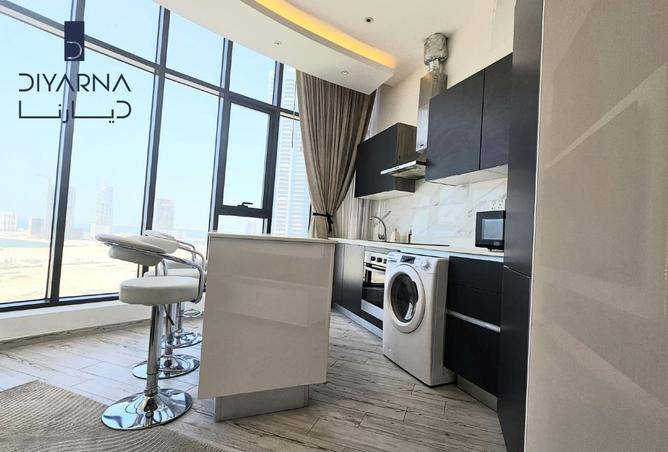 Large window with Sea View | Gym | Pool – pohled 3