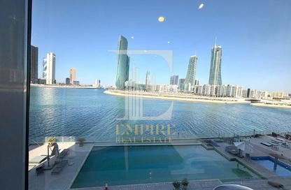 Apartment - 2 Bedrooms - 3 Bathrooms for rent in Reef Island - Capital Governorate