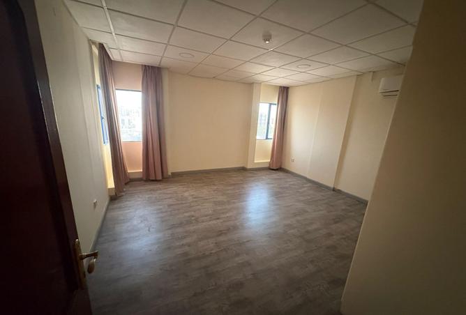 1002372 - Property Image 3