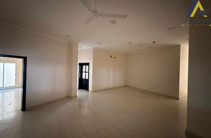 Apartment - 4 - 4 for rent in Sitra - Central Governorate