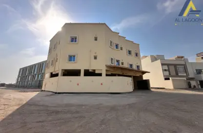 Apartment - 4 Bedrooms - 4 Bathrooms for rent in Sitra - Central Governorate