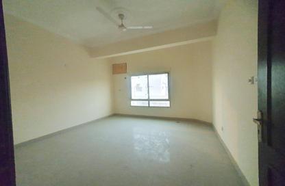 Apartment - 3 Bedrooms - 2 Bathrooms for rent in Tubli - Central Governorate Apartment - 3 Bedrooms - 2 Bathrooms for rent in Tubli - Central Governorate