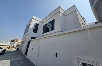 Villa - 5 Bedrooms - 6 Bathrooms for sale in Janabiya - Northern Governorate