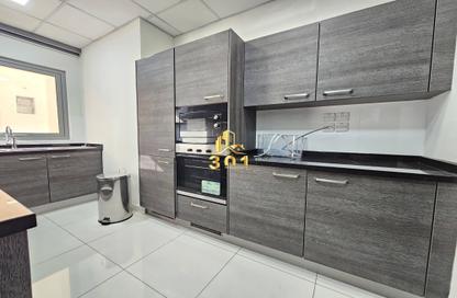 Apartment - 2 Bedrooms - 3 Bathrooms for rent in Al Juffair - Capital Governorate