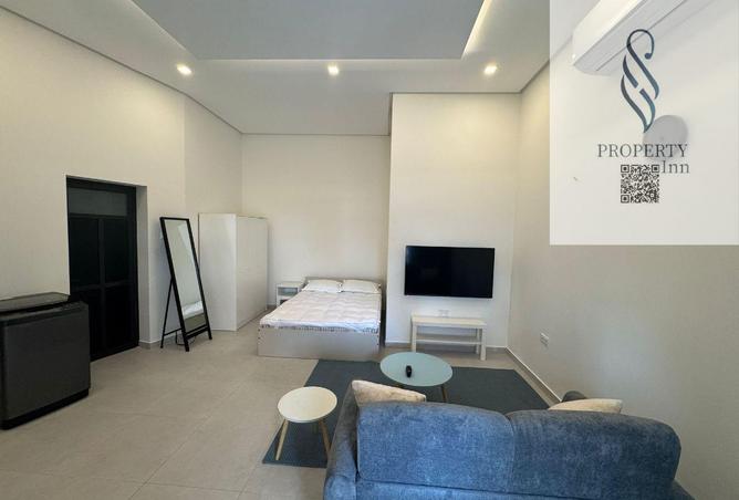 998368 - Property Image 2