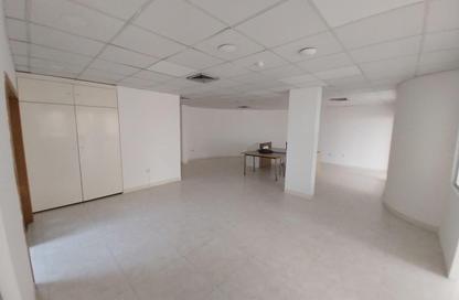 Office Space - 5 Bedrooms - 1 Bathroom for rent in Manama Downtown - Manama - Capital Governorate