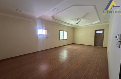 Apartment - 3 Bedrooms - 3 Bathrooms for rent in Tubli - Central Governorate