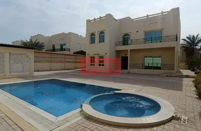 Villa - 5 Bedrooms - 6 Bathrooms for rent in Mahooz - Manama - Capital Governorate