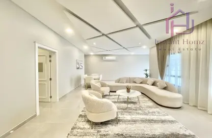 Villa - 4 Bedrooms - 7 Bathrooms for rent in Busaiteen - Muharraq Governorate