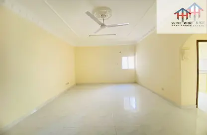 Apartment - 2 Bedrooms - 2 Bathrooms for rent in Mahooz - Manama - Capital Governorate