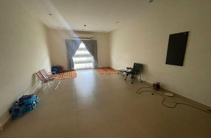Apartment - 2 Bedrooms - 2 Bathrooms for rent in Janabiya - Northern Governorate