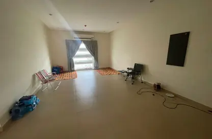 Apartment - 2 Bedrooms - 2 Bathrooms for rent in Janabiya - Northern Governorate