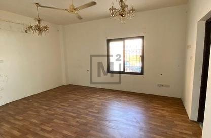Apartment - 3 Bedrooms - 3 Bathrooms for rent in Isa Town - Central Governorate