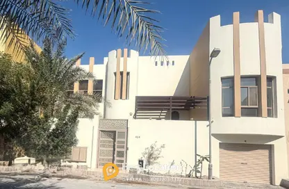 فيلا - 6 غرف نوم - 5 حمامات للبيع في سترة - المحافظة الوسطى