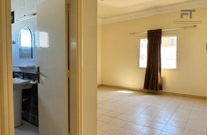 Apartment - 2 Bedrooms - 2 Bathrooms for rent in Salmaniya - Manama - Capital Governorate Apartment - 2 Bedrooms - 2 Bathrooms for rent in Salmaniya - Manama - Capital Governorate