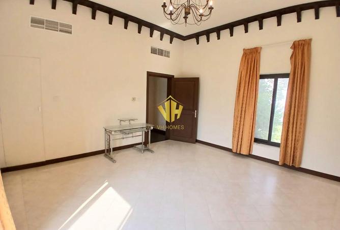 1002449 - Property Image 3