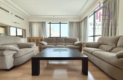 Apartment - 2 Bedrooms - 3 Bathrooms for rent in Al Juffair - Capital Governorate