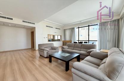 Apartment - 2 Bedrooms - 3 Bathrooms for rent in Al Juffair - Capital Governorate