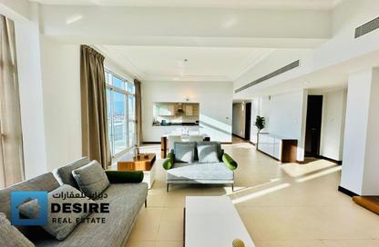 Apartment - 2 Bedrooms - 3 Bathrooms for rent in Segaya - Manama - Capital Governorate