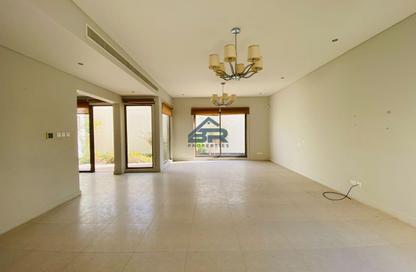Compound - 4 Bedrooms - 4 Bathrooms for rent in Janabiya - Northern Governorate