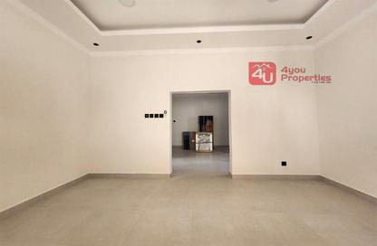 Apartment - 3 - 3 for rent in Zinj - Manama - Capital Governorate Apartment - 3 - 3 for rent in Zinj - Manama - Capital Governorate