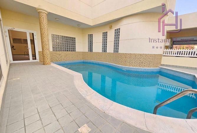 989288 - Property Image 2