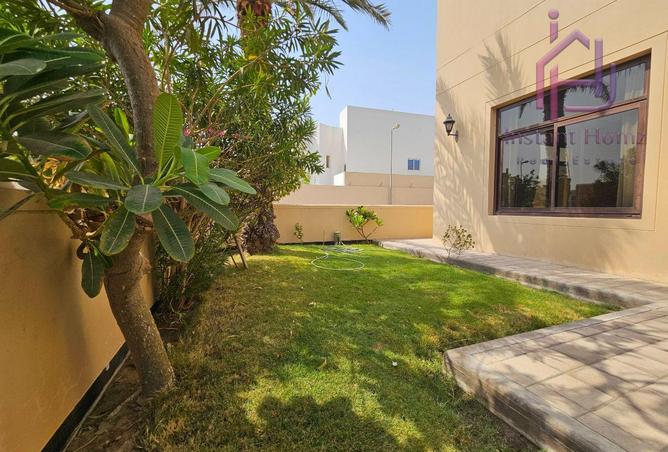 989296 - Property Image 2