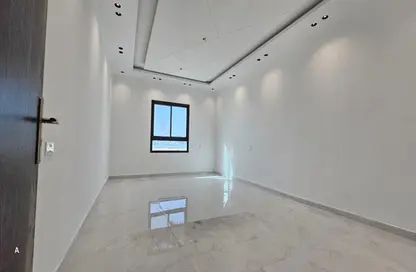 شقة - 5 غرف نوم - 6 حمامات للايجار في الحد - المحرق