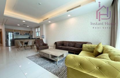 Apartment - 2 Bedrooms - 3 Bathrooms for rent in Al Juffair - Capital Governorate