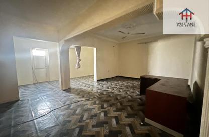 Villa - 5 - 4 for rent in Salihiya - Manama - Capital Governorate Villa - 5 - 4 for rent in Salihiya - Manama - Capital Governorate