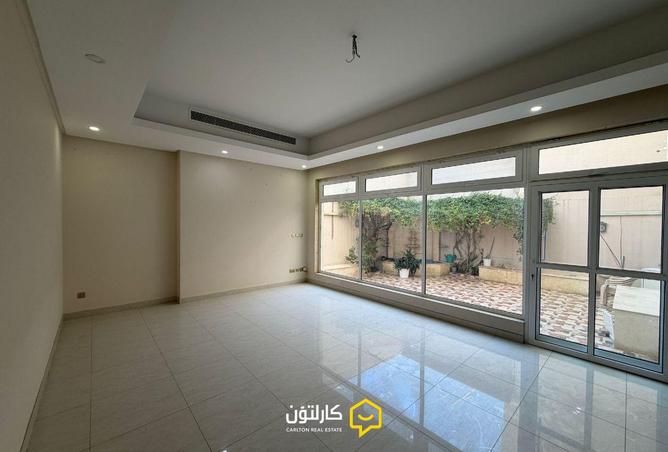 999406 - Property Image 3