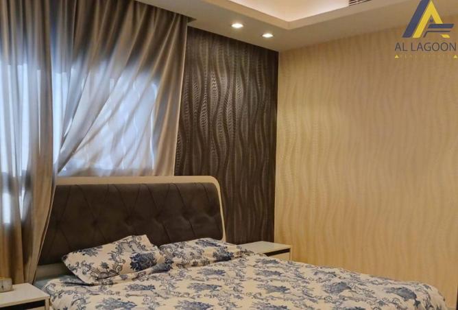 982211 - Property Image 3