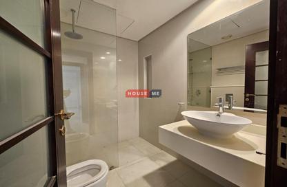 Apartment - 1 Bedroom - 2 Bathrooms for sale in Reef Island - Capital Governorate