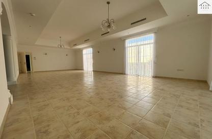 Villa - 4 Bedrooms - 5 Bathrooms for rent in Saar - Northern Governorate