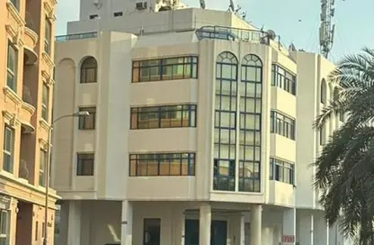 عمارة بالكامل - 8 غرف نوم - 8 حمامات للبيع في القضيبية - المنامة - محافظة العاصمة