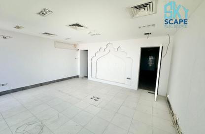 صالة عرض - استوديو - 2 حمامات للايجار في بوكوارة - الرفاع - المحافظة الجنوبية