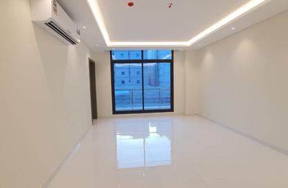 Apartment - 2 Bedrooms - 3 Bathrooms for rent in Hidd - Muharraq Governorate