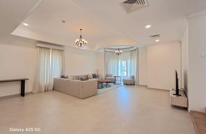 Compound - 3 Bedrooms - 4 Bathrooms for rent in Saar - Northern Governorate
