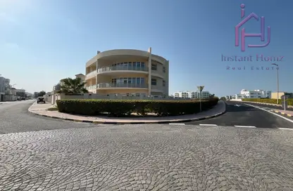 فيلا - 7 غرف نوم - 8 حمامات للبيع في شارع أمواج - أمواج - المحرق