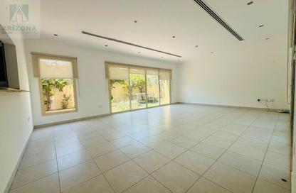 Compound - 4 Bedrooms - 4 Bathrooms for rent in Saar - Northern Governorate
