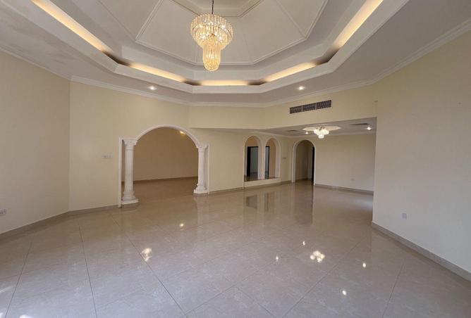 996739 - Property Image 2