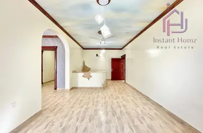 Apartment - 3 Bedrooms - 2 Bathrooms for rent in Bu Quwah - Northern Governorate