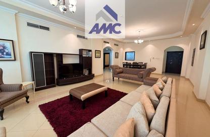 Apartment - 3 Bedrooms - 3 Bathrooms for rent in Al Juffair - Capital Governorate