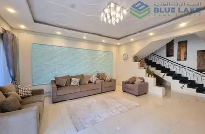 فيلا - 3 غرف نوم - 5 حمامات للايجار في البسيتين - المحرق