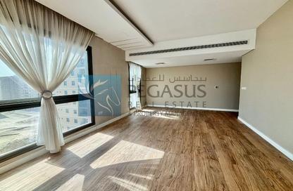 Apartment - 2 Bedrooms - 2 Bathrooms for rent in Hidd - Muharraq Governorate
