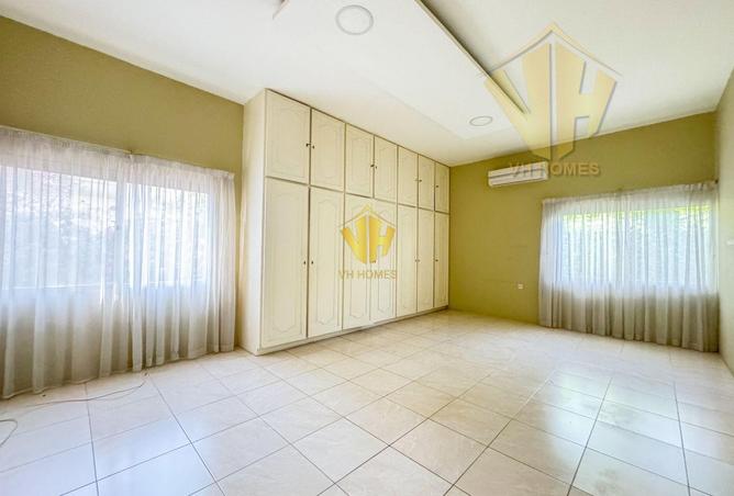 51203843 - Property Image 2