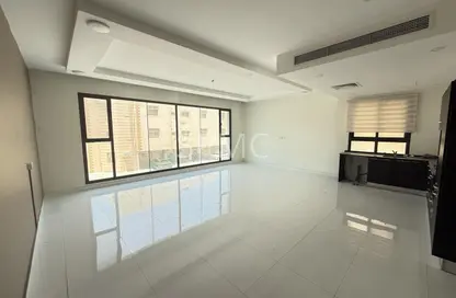 Apartment - 3 Bedrooms - 2 Bathrooms for rent in Tubli - Central Governorate
